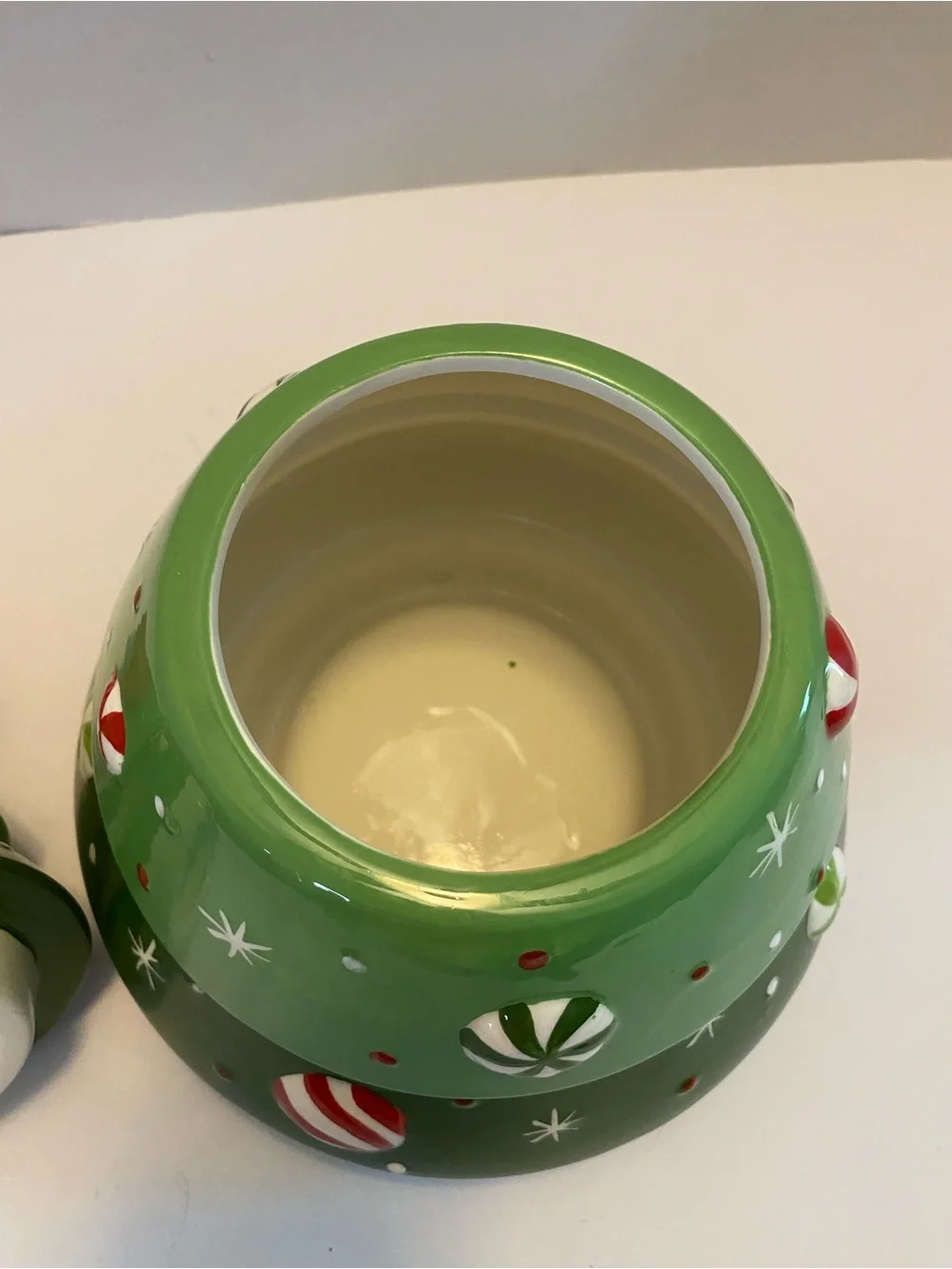 Christmas Tree Cookie Jar w/ Gum Drops & A Bow Atop The Tree Holiday Decor